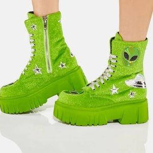 Iso (in search of) neon green aliens invader boots 👽  update I found them
